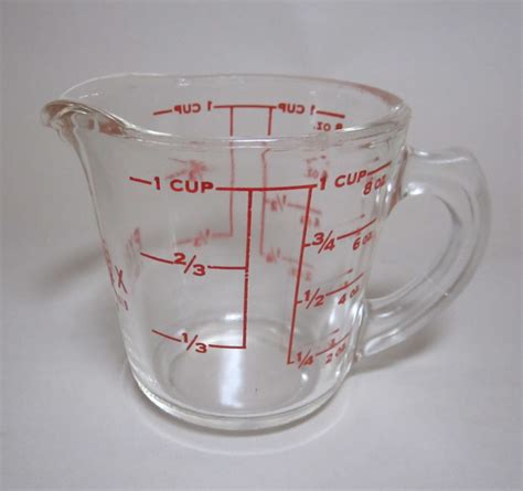 pyrex measuring cups dating